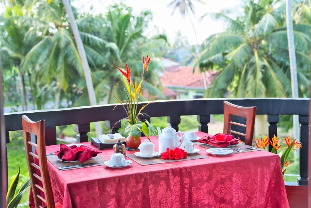 Sri Lancashire Guest House Bentota Esterno foto