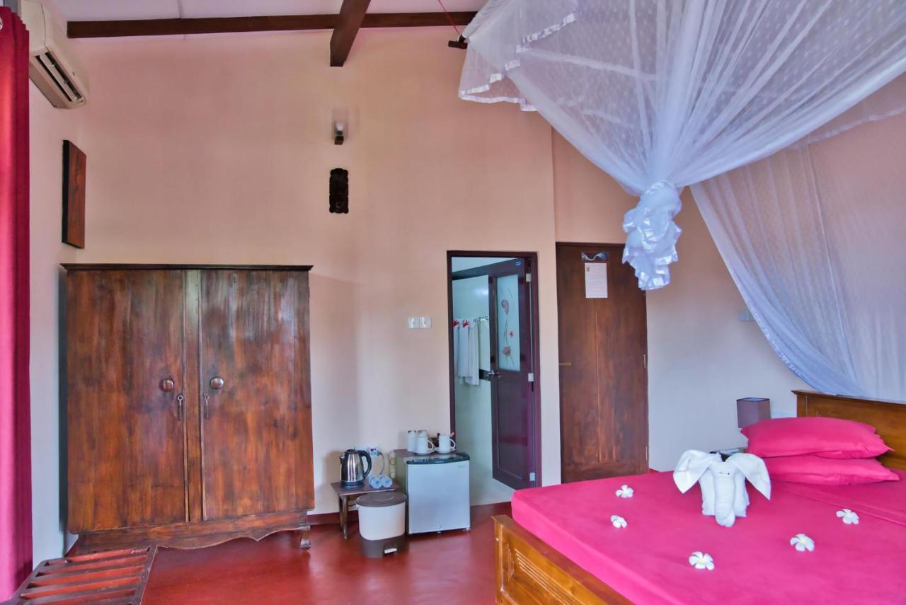 Sri Lancashire Guest House Bentota Esterno foto