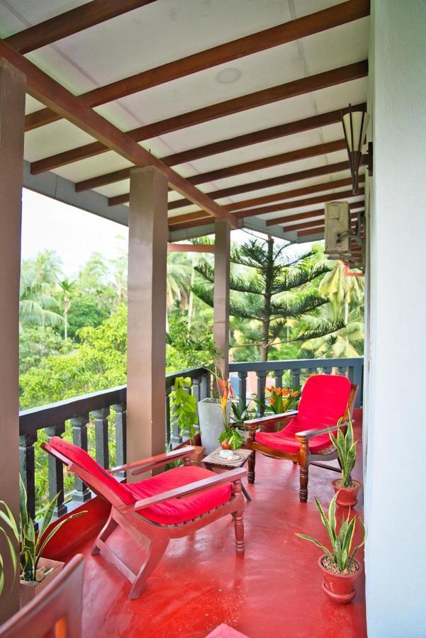 Sri Lancashire Guest House Bentota Esterno foto