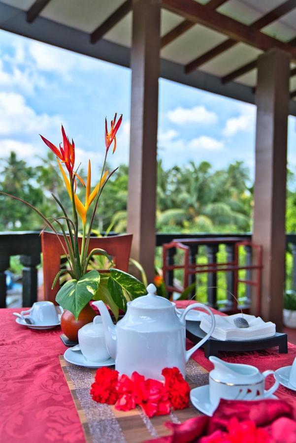 Sri Lancashire Guest House Bentota Esterno foto