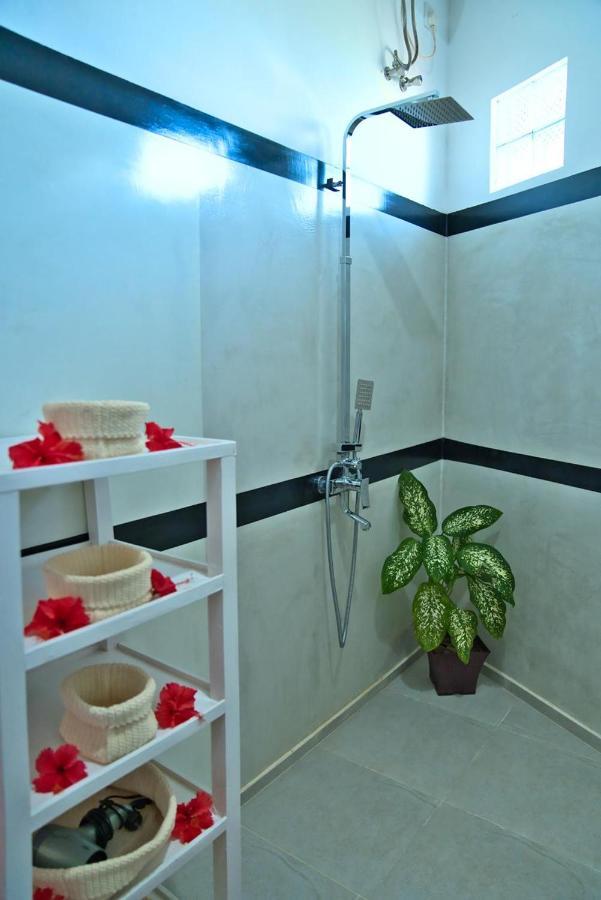 Sri Lancashire Guest House Bentota Esterno foto