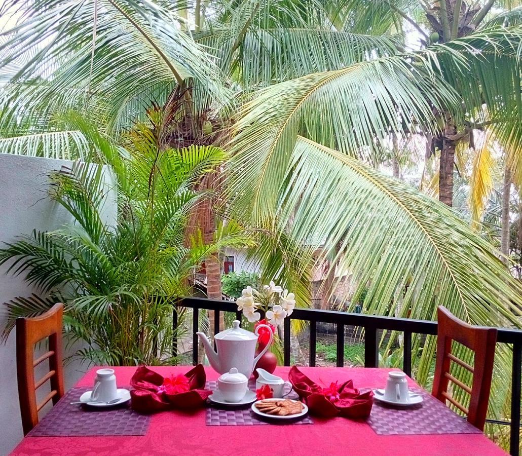Sri Lancashire Guest House Bentota Esterno foto