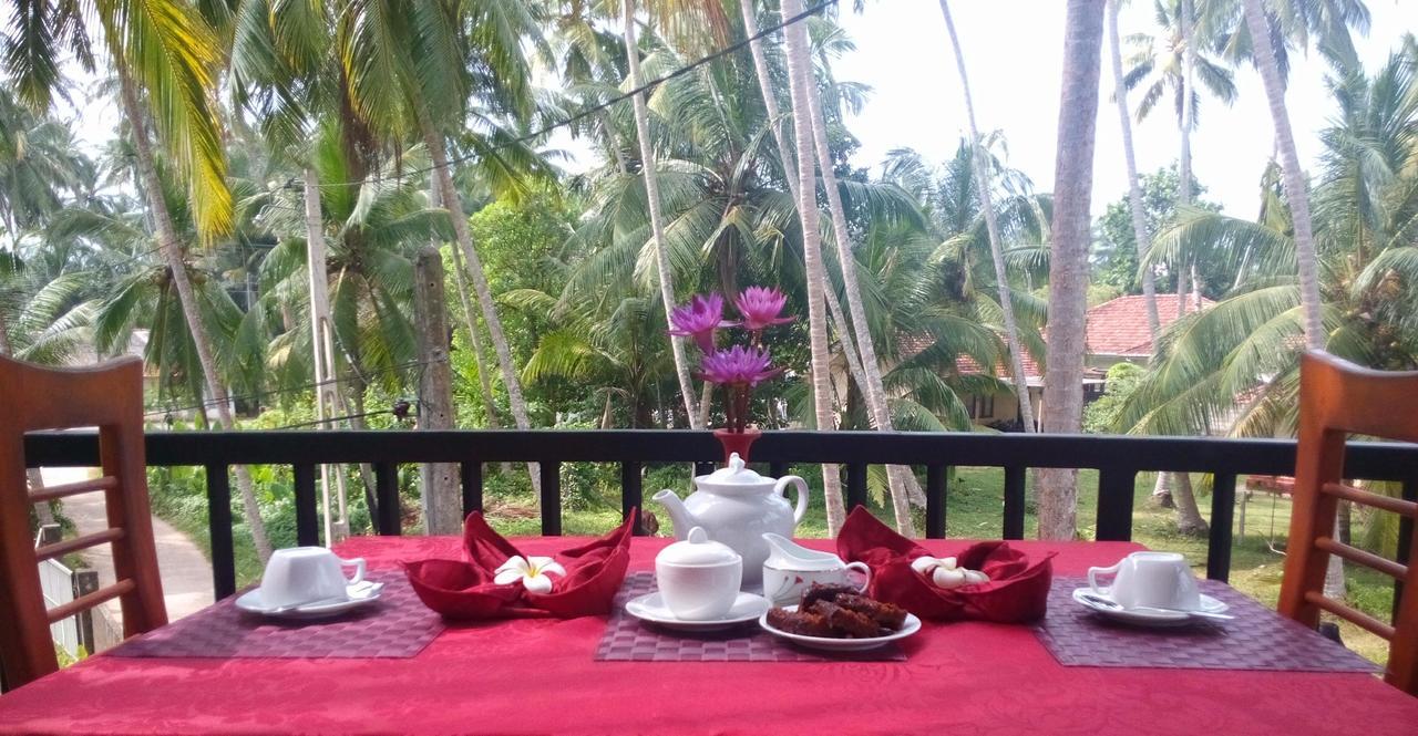 Sri Lancashire Guest House Bentota Esterno foto