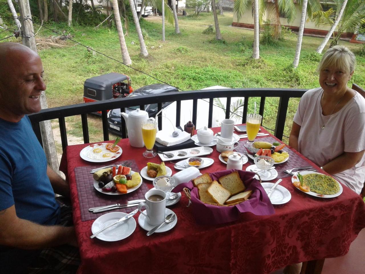 Sri Lancashire Guest House Bentota Esterno foto